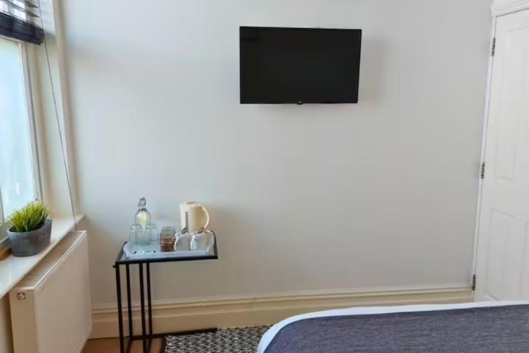 פרסטון Stylish Double Room In City Centre - Shared Bathroom - Parking מראה חיצוני תמונה