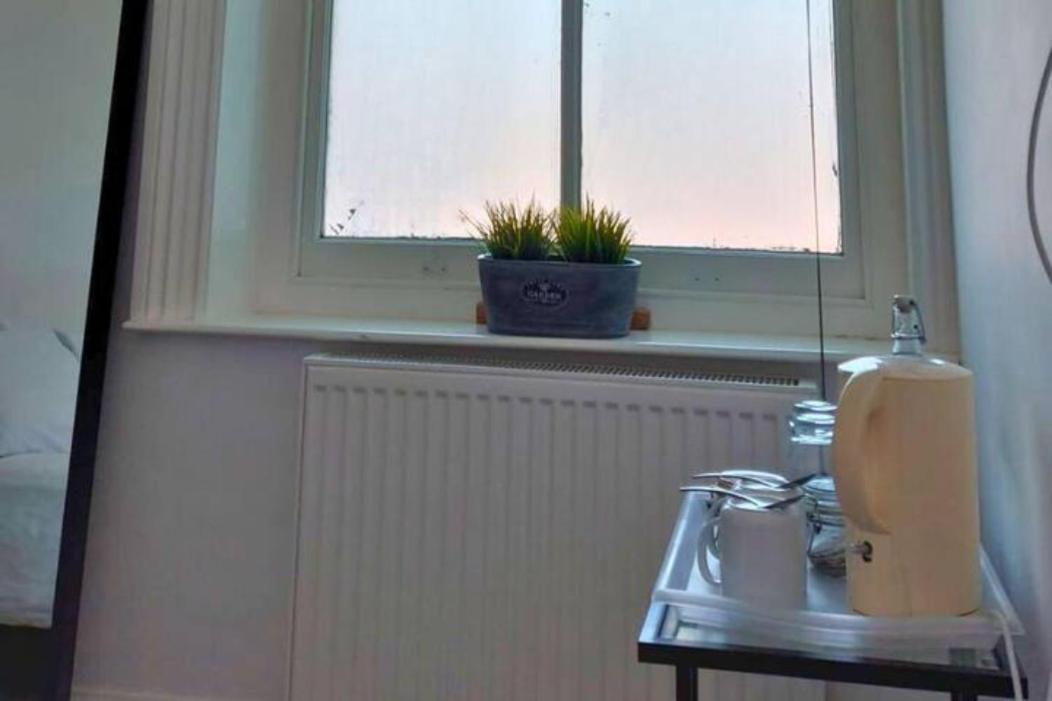 פרסטון Stylish Double Room In City Centre - Shared Bathroom - Parking מראה חיצוני תמונה